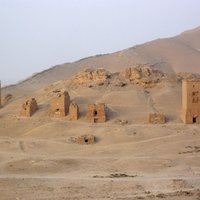 'Islāma valsts' spridzina Palmīras apbedījumu torņus