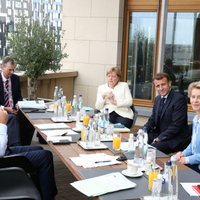 Merkele: ES samits par ekonomikas atveseļošanas plānu var beigties bez vienošanās