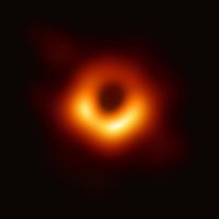"Абсолютный монстр": ученым впервые удалось сфотографировать черную дыру