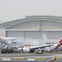 Dubaijā pasažieru lidmašīnas avārijā bojā iet ugunsdzēsējs