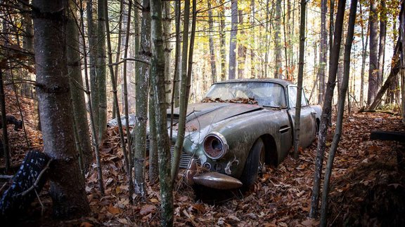 Aston Martin DB4