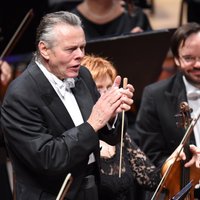 Mariss Jansons apbalvots ar prestižo Lielbritānijas Karaliskās filharmonijas biedrības zelta medaļu