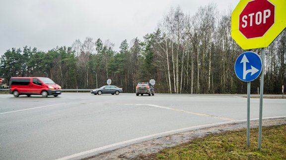 Medemciema krustojums uz Jelgavas šosejas