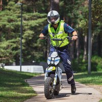 Foto: Policija Dziesmusvētkos patrulēs ar Latvijā izgatavotiem skrejriteņiem