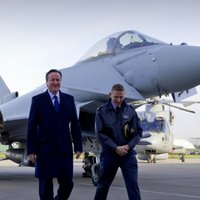 Daļa Lielbritānijas opozīcijas sliecas atbalstīt uzlidojumus Sīrijā