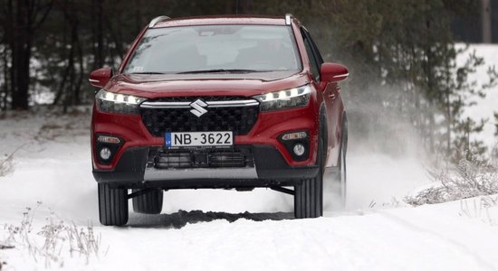 Video: Ģirts Straustiņš izmēģina jauno 'Suzuki S-Cross'