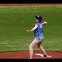 Video: Visu laiku sliktākie metieni beisbolā zvaigžņu izpildījumā
