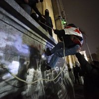 Foto un video: Gruzijā tūkstošiem cilvēku ceturto dienu turpina protestus