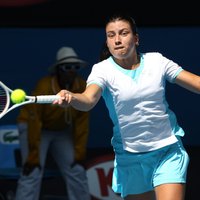 Sevastova uzveic pazīstamo itālieti Erani un iekļūst Bukarestes WTA turnīra pusfinālā