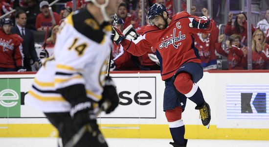 Кузнецов и Овечкин покуражились над "Бостоном" в первом матче чемпионата НХЛ