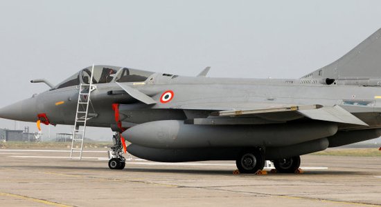 Indija iegādāsies Francijas iznīcinātājus un zemūdenes