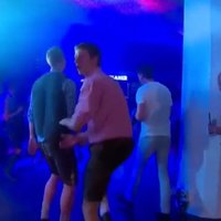 Video: Vācijas izlases zvaigzne Millers demonstrē savu meistarību uz deju grīdas