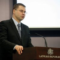 Домбровскис признает теневые стороны преодоления кризиса в Латвии