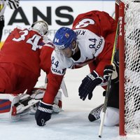 Kanādas hokejisti PČ ieskaņā aizraujošā spēlē uzvar Čehiju