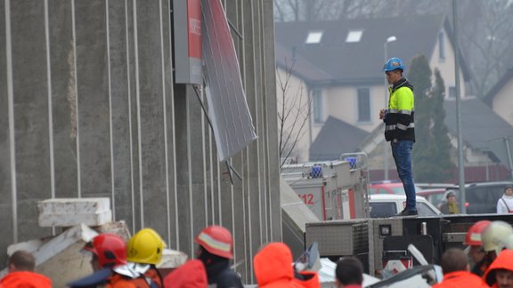 Veikalā Maxima Zolitūdē iegruvuši griesti - 231