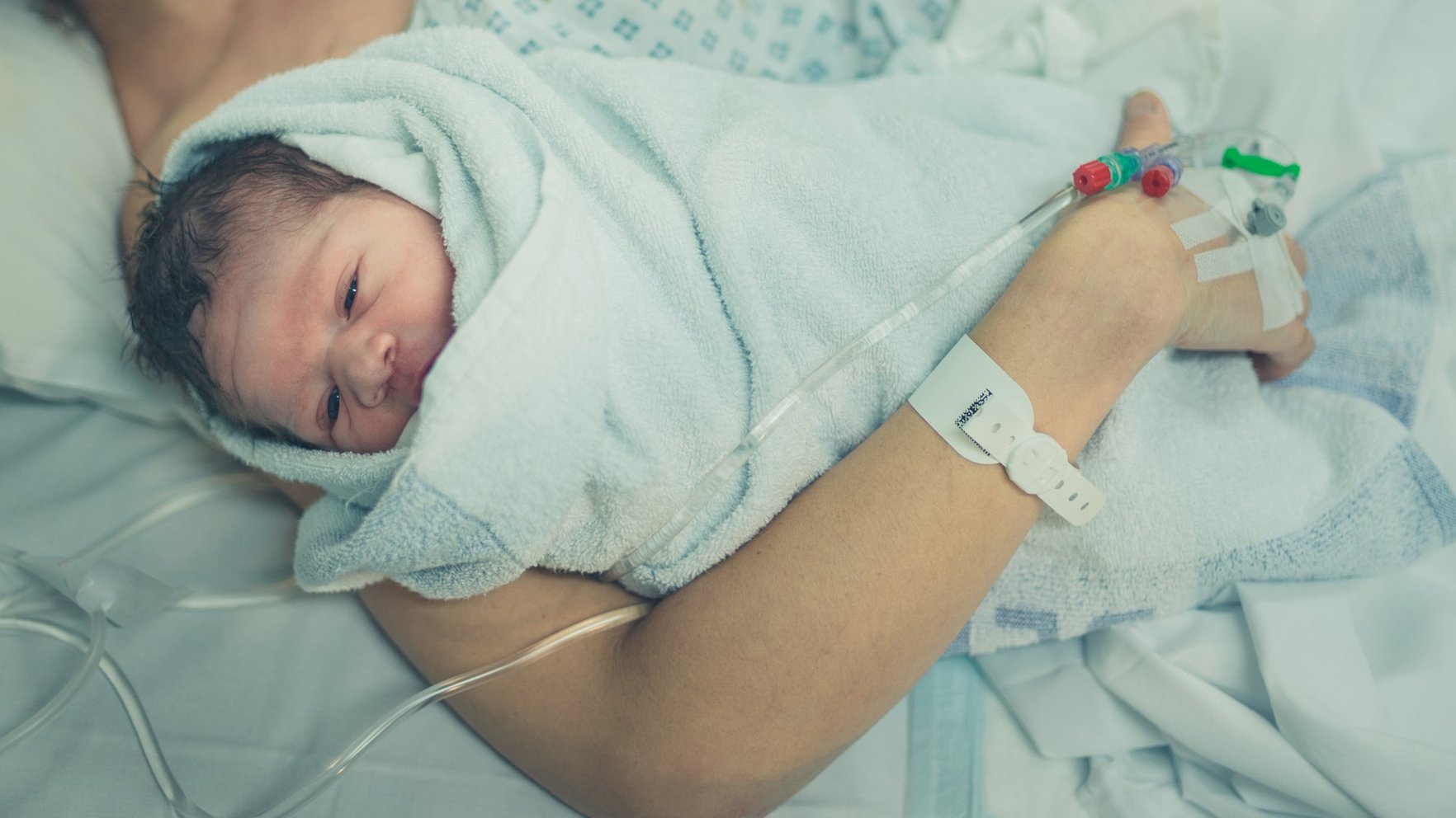 Dzimst mazāk bērnu – rosina mainīt slimnīcu profilu