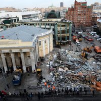 Foto: Varasiestādes visā Maskavā nojauc nelegālos tirdzniecības centrus