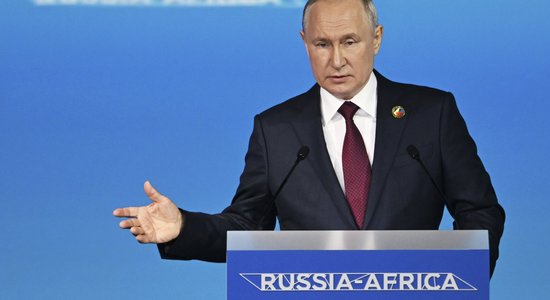 Путин пообещал бесплатно поставить по 25-50 тысяч тонн зерна в некоторые страны Африки