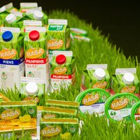 Из-за санкций крупнейший латвийский производитель "молочки" снижает цены почти на треть