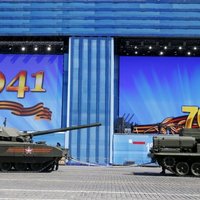 Krievijas jaunais 'Armata' tanks, iespējams, noslāpis parādes ģenerālmēģinājuma laikā