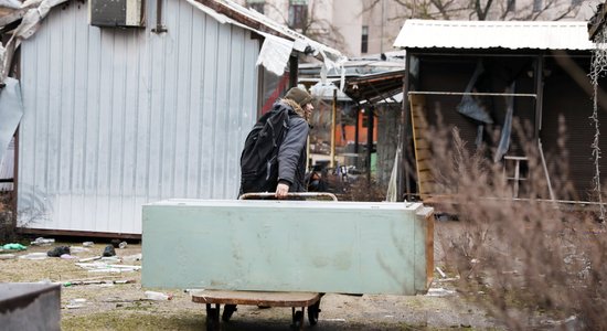 ФОТО. Демонтаж рынка промтоваров: жители проявили наибольший интерес к изделиям из дерева и металла
