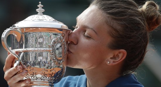 Šosezon brangākā pelnītāja WTA — sieviešu tenisa līdere Halepa