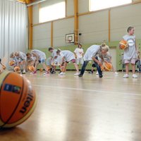 Izglītības ministrija par budžeta prioritāti nosaka sporta pedagogu algas