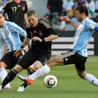 Vācijas un Argentīnas futbolisti noskaidro Pasaules kausa ieguvēju