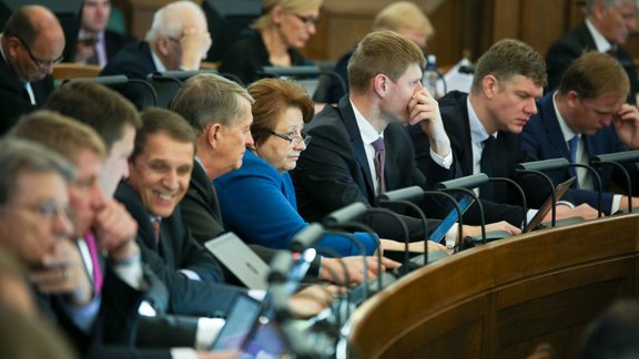 Saeima pirmajā lasījumā skata nākamā gada valsts budžetu - 10