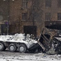 Nekārtības Kijevā: ierodas drošībnieku bruņmašīna