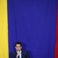 Venecuēlas parlaments spīkera amatā ievēl gan Gvaido, gan viņa konkurentu