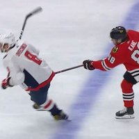 Video: NHL superzvaigžņu saķeršanās – Keins ar nūju iesit Ovečkinam pa kājstarpi