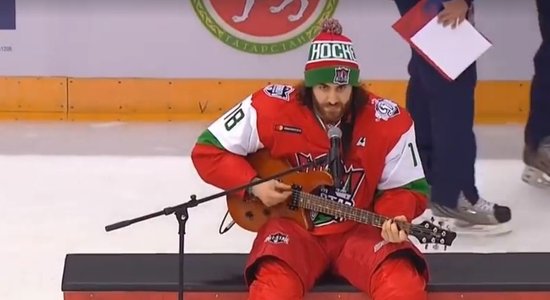 Video: Majone KHL Zvaigžņu spēli izdaiļo ar muzikālu priekšnesumu