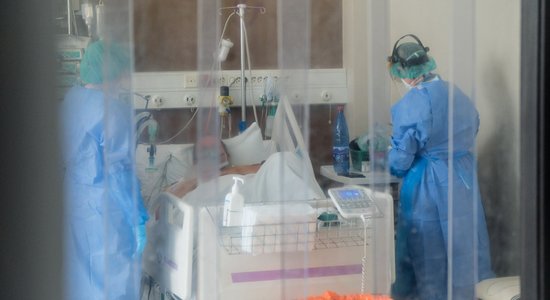 Рост числа пациентов в больницах невелик: зараженным "омикроном" госпитализация требуется редко