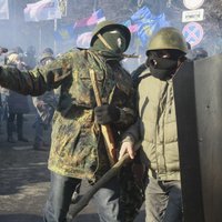 В Ивано-Франковске демонстранты заняли здания МВД и СБУ