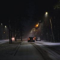 Daugavpils apkārtnē sācies sniegputenis, apgrūtinot braukšanas apstākļus