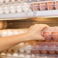ПВC: в магазинах торгуют яйцами в перебитым сроком годности