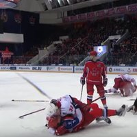 Video: CSKA un 'Jokerit' duelī izceļas iespaidīgs kautiņš