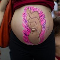 В Парагвае отказались делать аборт десятилетней жертве изнасилования