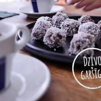 'Dzīvo garšīgi': dateļu trifeles ar kokosriekstu skaidiņām un kafiju