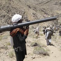 Talibu līderis Afganistānā gadiem ilgi dzīvojis līdzās ASV bāzei, apgalvo žurnāliste