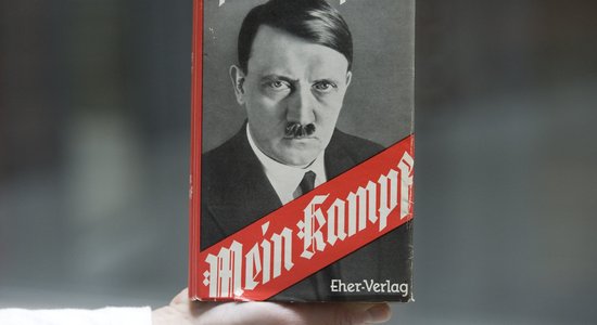 'Mein Kampf' Vācijā kļuvis par bestselleru