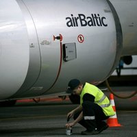 'airBaltic' reiss uz Burgasu dodas ar vairāk nekā sešu stundu kavēšanos