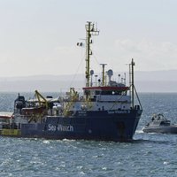 'Sea-Watch' migrantu kuģis pretēji aizliegumam iebrauc Itālijas ūdeņos