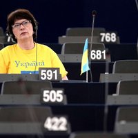 Опрос: на выборах в Европарламент латвийцы больше всего будут голосовать за Ушакова, Домбровскиса и Калниете