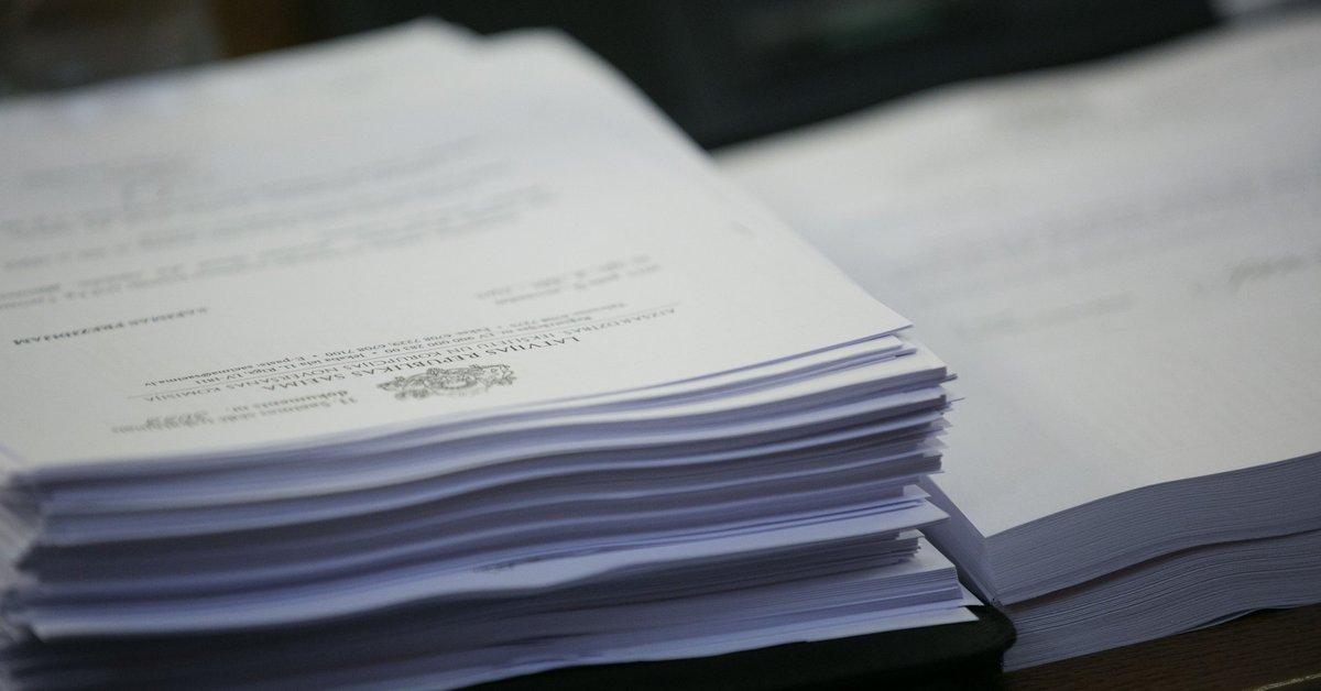 Обнародование и опубликование разница. Право на обнародование произведения. Отличие опубликования от обнародования. Официальное и неофициальное обнародование закона. Обнародование документов.