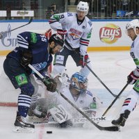 Magņitogorskas 'Metallurg' un 'Admiral' gandrīz labo KHL spēles ilguma rekordu