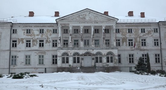 Lai glābtu Gaujienas pili, iesaka to pārdot par vienu eiro