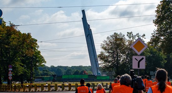 Rīgai piešķir 433 099 eiro par padomju armijas monumenta nojaukšanu Pārdaugavā