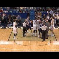 Video: 'Pelicans' basketbolists 'saķeras' ar krietni garāku pretinieku no 'Thunder'